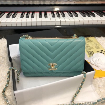 Chanel A80982-7 Chevron Trendy CC WOC
