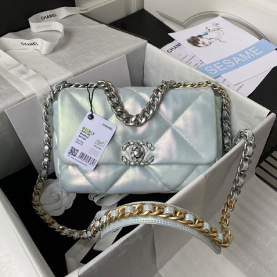AS1160 Chanel 19 Handbag