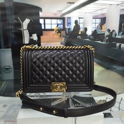 Chanel A67086-61 Medium Boy Flap Bag in Black Lambskin GHW 